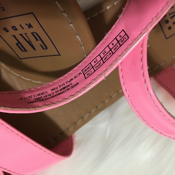 GAP Girls Sandals in EUC - Picture 2 of 6